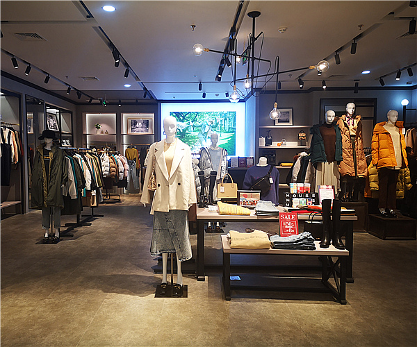 Moussy（摩西）